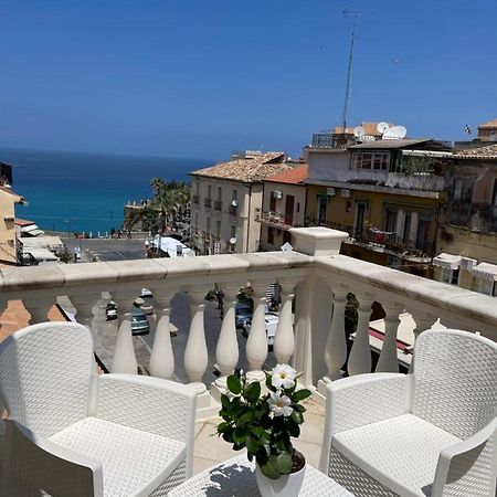 Terrazzo Del Borgo Acomodação com café da manhã Tropea Exterior foto