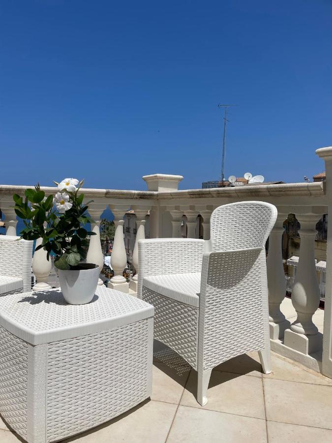 Terrazzo Del Borgo Acomodação com café da manhã Tropea Exterior foto